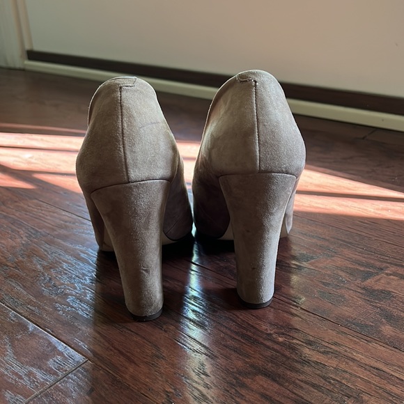 Women’s Beige/Nude Heels - Picture 4 of 8
